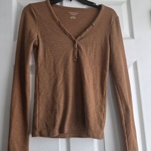 American Eagle Outfitters Tan Long Sleeve V-Neck Top